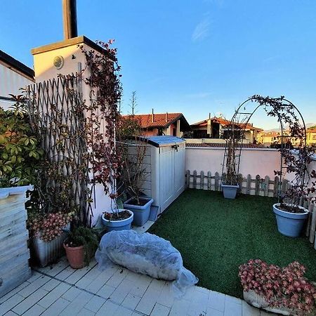 Il Torchio Rooftop Apartment With Wide Terrace Sirmione Zewnętrze zdjęcie